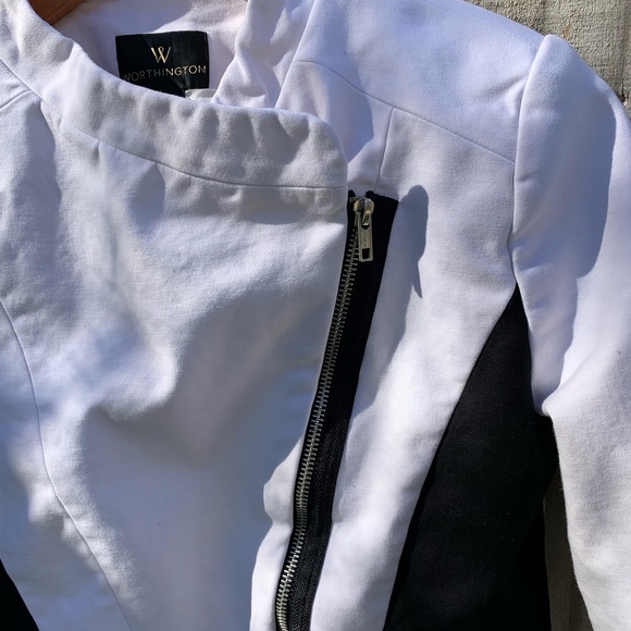 Minimalist White/Black Colorblock Jacket - Picture 4 of 6